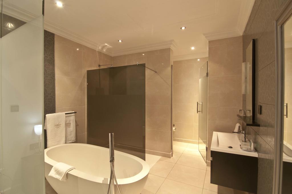 L'Eola Suites Αμπούζα Δωμάτιο φωτογραφία