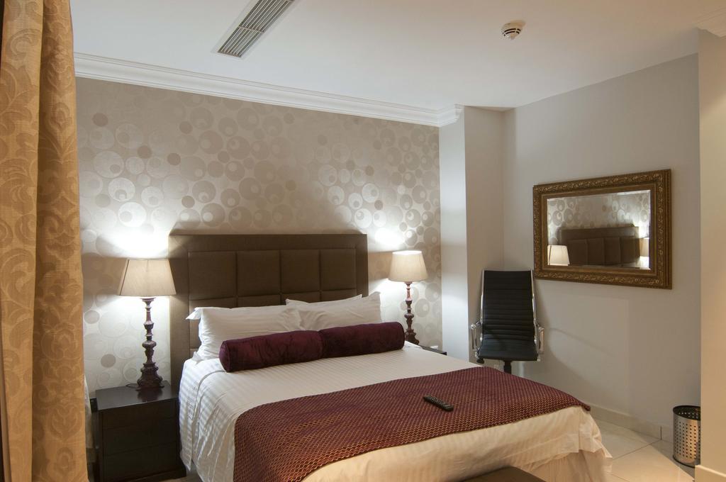 L'Eola Suites Αμπούζα Δωμάτιο φωτογραφία