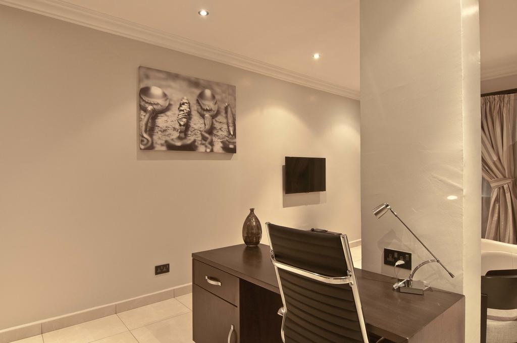 L'Eola Suites Αμπούζα Δωμάτιο φωτογραφία