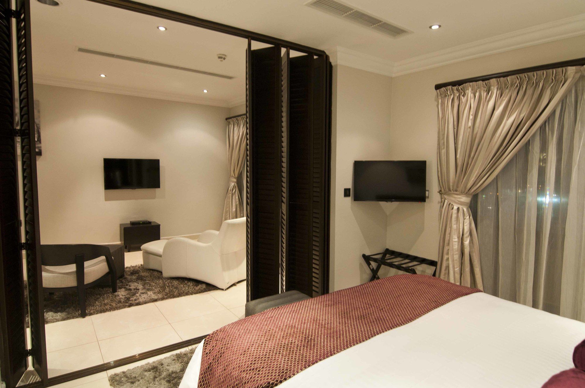 L'Eola Suites Αμπούζα Εξωτερικό φωτογραφία